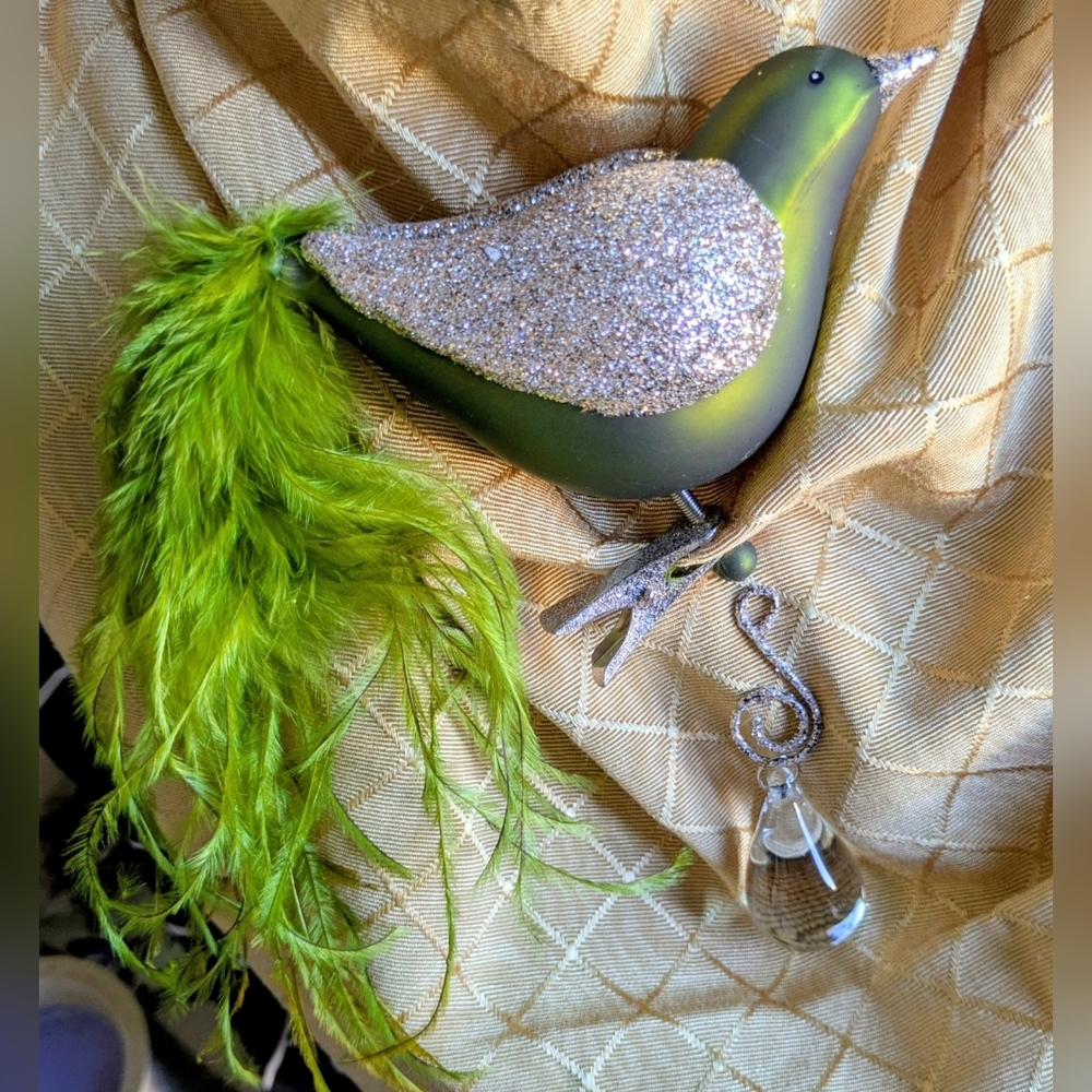 Stunning vintage-style blown glass bird ornament in shimmering green BIG FEATHER